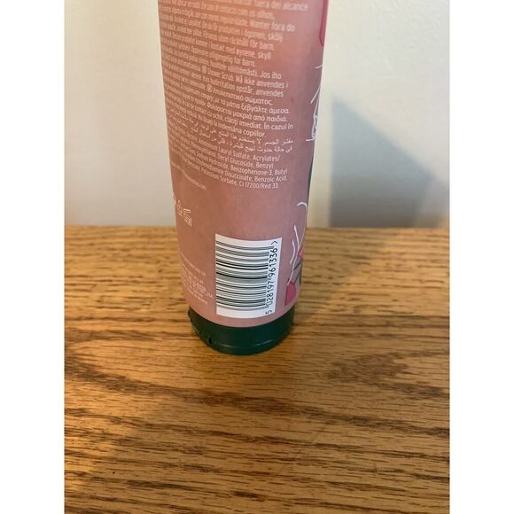 The Body Shop Shower Scrub ~ British Rose ~ 6.75 Fl Oz / 200ml Exfoliation - Picture 5 of 5